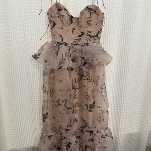 Chic Floral Strapless Midi Dress